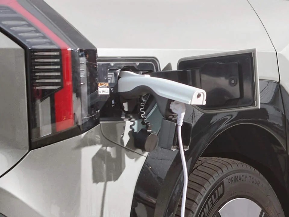 Indoor/outdoor V2L (Vehicle to Load)